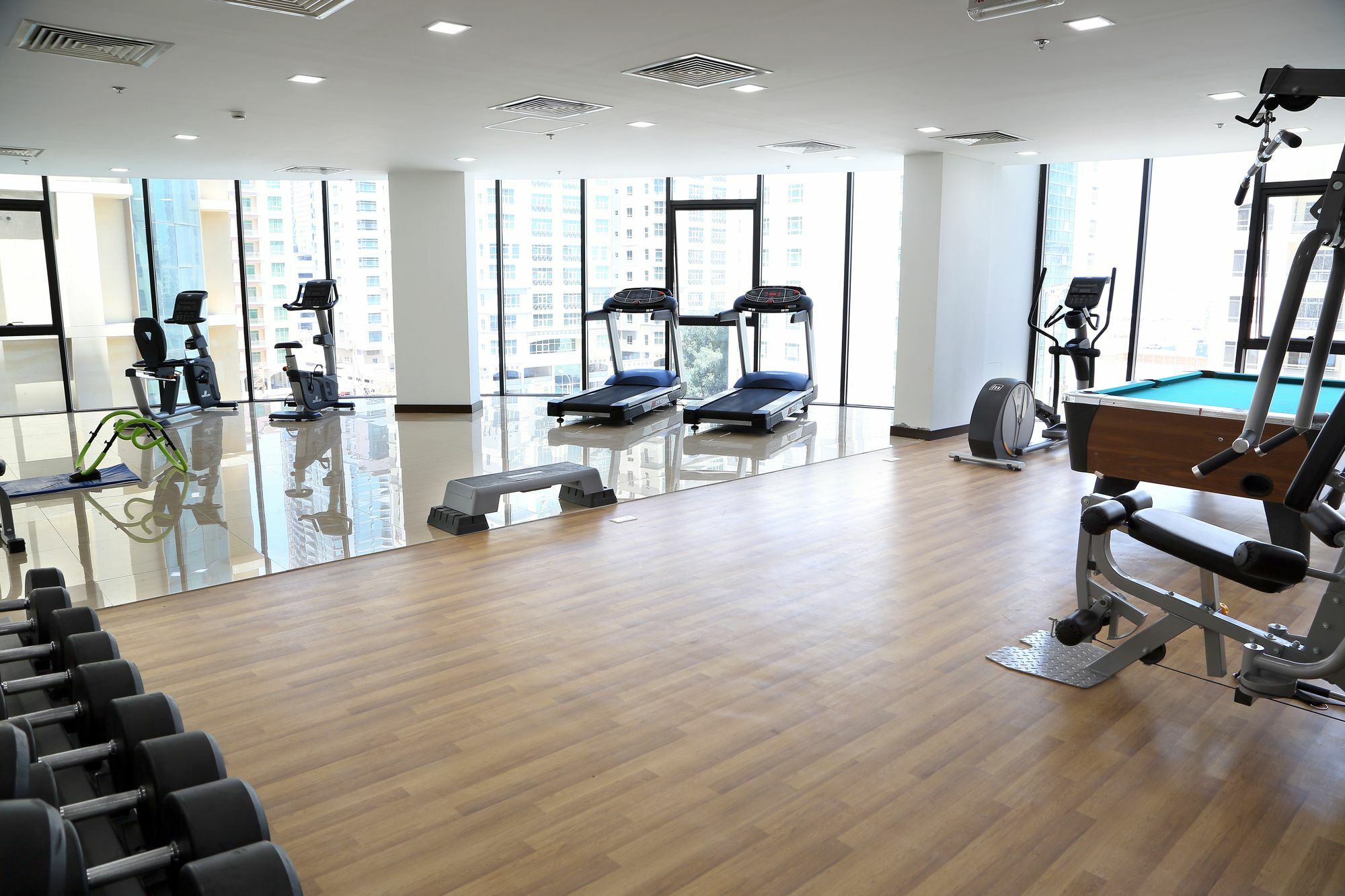 Belle Tower Apartments Манама Экстерьер фото